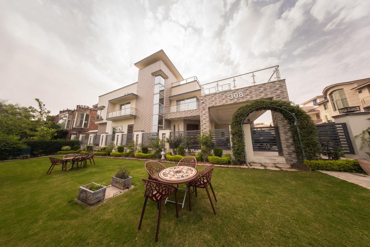 Canadian Inn Islamabad Exterior photo