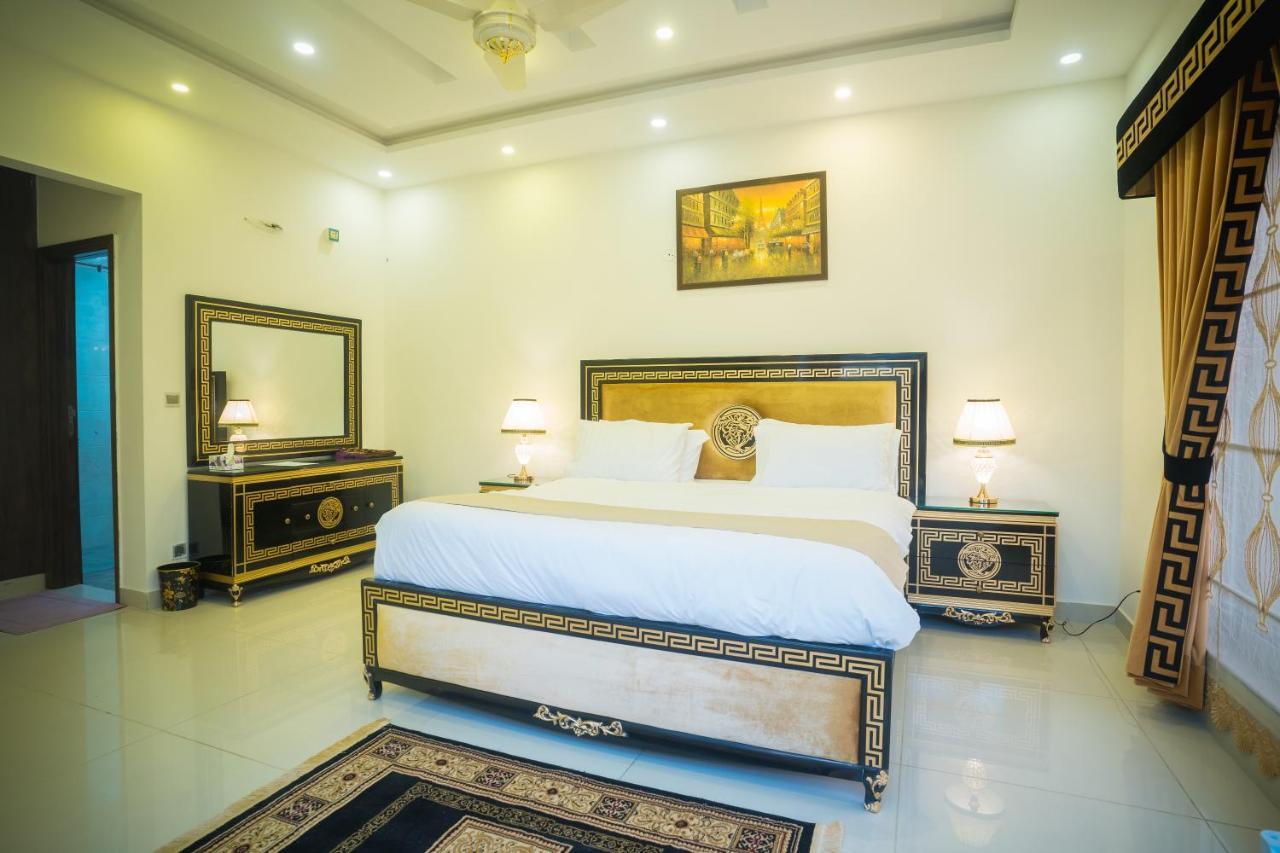 Canadian Inn Islamabad Exterior photo